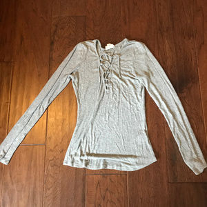 Gray long-sleeve lace-up shirt